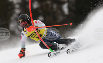 Алберт Попов даде 18-о време в първия манш на слалома в Алта Бадия, Калин Златков се нареди 61-и