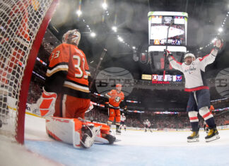 Анахайм победи Вашингтон след дузпи в мач от НХЛ Анахайм победи Вашингтон след дузпи в мач от НХЛ