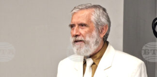 Авторската си лирика и биографията на Имре Калман ще представи днес в Русе писателят Петър Вангелов