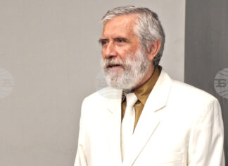 Авторската си лирика и биографията на Имре Калман ще представи днес в Русе писателят Петър Вангелов