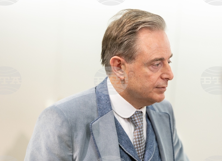 Белгийският министър председател Барт де Вевер подчерта че трудно би могъл