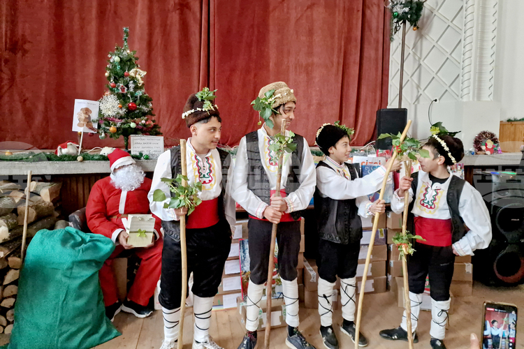 В село Здравец се проведе благотворителен концерт с наименование Коледни