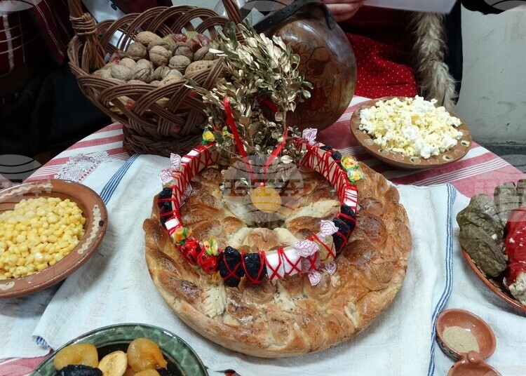 Близо 2500 казанлъчани отбелязват своя имен ден на Рождество Христово