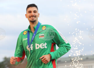 Богданка Люблин с Алекс Грозданов се наложи над Олщин в полската елитна волейболна лига Богданка Люблин с Алекс Грозданов се наложи над Олщин в полската елитна волейболна лига