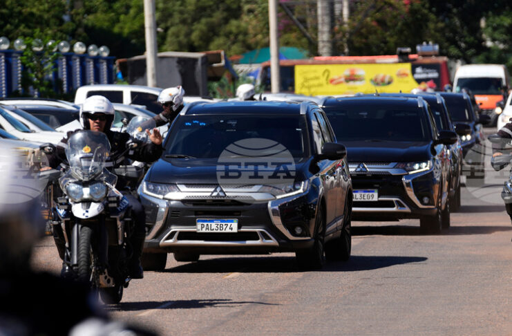Болсонаро е в болница за първото си излизане от затвора с цел операция от херния в слабините