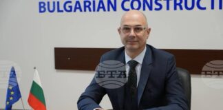 Борбата със сивия сектор, връщането на работниците ни от Европа и включването на младите в бранша ще са приоритет в мандата ми, заяви новоизбраният председател на Камарата на строителите в България