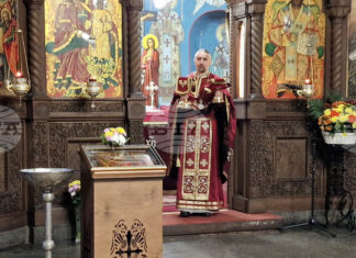 Божието благословение и милост да бъдат върху всички ни, пожела отец Анатоли Тодоров в черквата „Св. Успение Богородично“ в Търговище