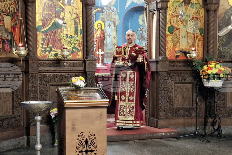 Отец Анатоли Тодоров изрази своите пожелания за Божието благословение и