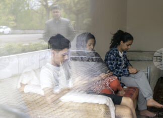 Чартърен полет превози 140 афганистански мигранти до Германия