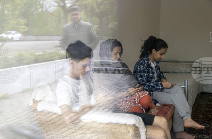 Чартърен полет превози 140 афганистански мигранти до Германия