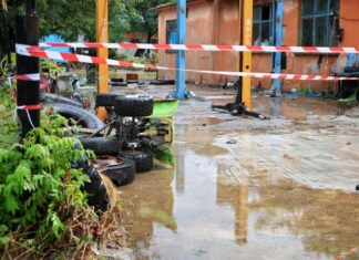 Четири полицейски екипа от районното управление в Царево към момента са на терен, съобщи МВР