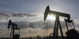 Цените на петрола са напът към най-резкия си годишен спад от 2020 г.