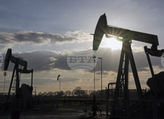 Цените на петрола са напът към най-резкия си годишен спад от 2020 г.