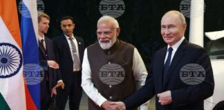 Руският президент Владимир Путин пристига в канцеларията на индийския премиер Нарендра Моди в Делхи, 4 декември 2025 г.