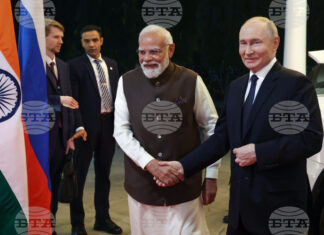 Руският президент Владимир Путин пристига в канцеларията на индийския премиер Нарендра Моди в Делхи, 4 декември 2025 г.