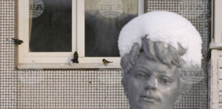 Статуя на Сергей Есенин в Санкт Петербург. Снимка: AP/БТА