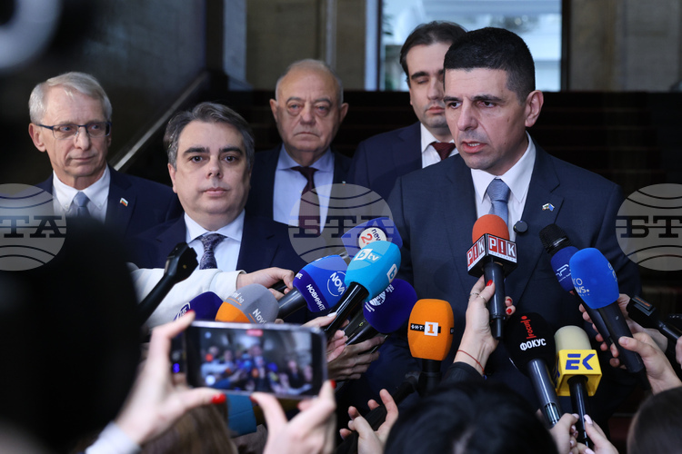 Както вие го разбирате така и ние го разтълкувахме отговори