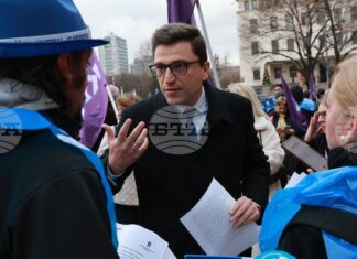 Депутати коментираха исканията на синдикатите на влизане в парламента