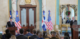 Доминиканската република разрешава достъп до летищата си на САЩ за операции срещу наркотиците до април, заяви нейният президент