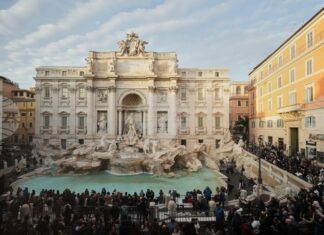 Достъпът до фонтана "Треви" ще стане платен, обяви кметът на Рим