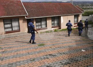 Единадесет души са убити при стрелба в работническо общежитие в Република Южна Африка