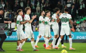 Елче разгроми Райо Валекано в последния си мач за календарната година и се изкачи в горната половина на таблицата в Испания