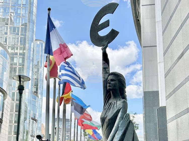 На днешното заседание на Европейския стабилизационен механизъм ЕСМ България официално