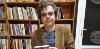 Фентъзи жанрът може да поставя сериозни морални въпроси, актуални и в нашия свят, каза писателят Никола Чалъков във Велико Търново