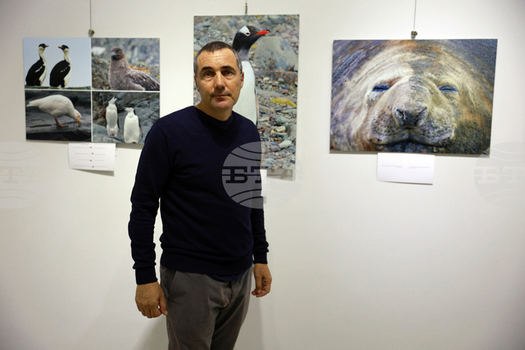 Пренапишете този текст като използвате собствените си думи и се