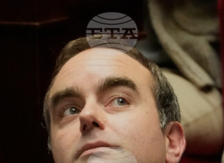 Френският парламент одобри специален законопроект, осигуряващ временно финансирне на държавата