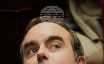 Френският парламент одобри специален законопроект, осигуряващ временно финансирне на държавата