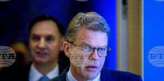 Германците трябва да работят повече, призова президентът на „Дойче банк“ Кристиан Зевинг