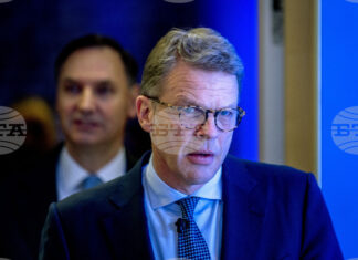 Германците трябва да работят повече, призова президентът на „Дойче банк“ Кристиан Зевинг