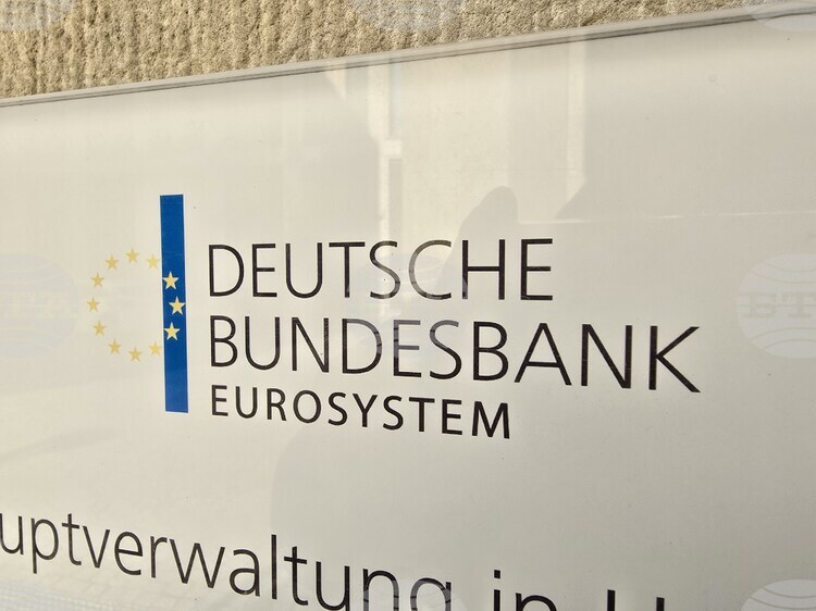 Германската икономика ще се възстанови постепенно през 2026 г., прогнозира „Бундесбанк“