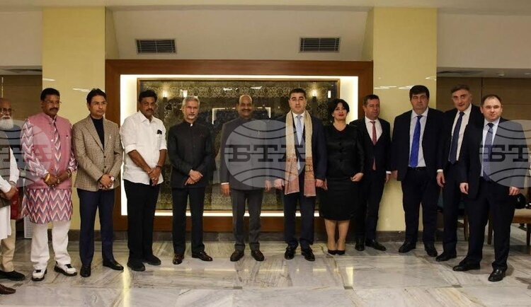 Пренапишете този текст като използвате собствените си думи и се