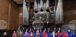 Хор „Добруджански звуци“ отбеляза Световния ден на хоровото изкуство с празничен концерт в зала „Добрич“