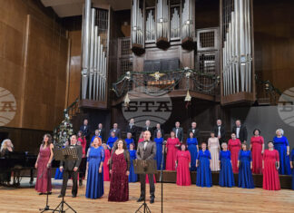 Хор „Добруджански звуци“ отбеляза Световния ден на хоровото изкуство с празничен концерт в зала „Добрич“ Хор „Добруджански звуци“ отбеляза Световния ден на хоровото изкуство с празничен концерт в зала „Добрич“