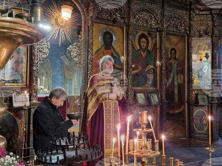 Със своите действия свети Николай Мирликийски Чудотворец утвърдил важна християнска