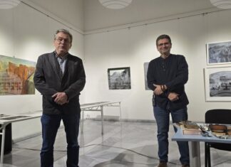 Художникът Петър Лазаров се срещна с ценители на изкуството в Добрич и направи презентация за гравюрата върху дърво