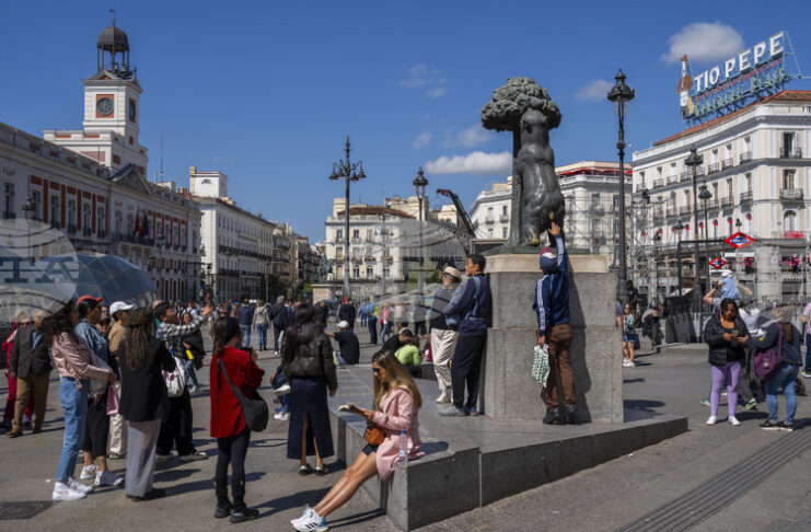 Имиграцията дава тласък на испанската икономика