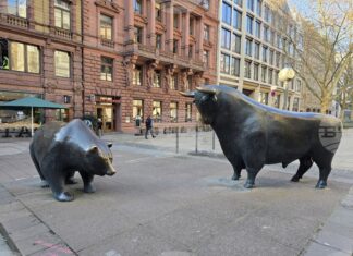 Индексите на европейските борси се задържаха в близост до рекордните си стойности в разнопосочна търговия Индексите на европейските борси се задържаха в близост до рекордните си стойности в разнопосочна търговия