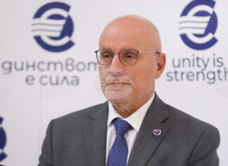 ИНТЕРВЮ
Държавата има опора, дори когато политиката е в криза, заяви управителят на БНБ Димитър Радев за БТА ИНТЕРВЮ
Държавата има опора, дори когато политиката е в криза, заяви управителят на БНБ Димитър Радев за БТА