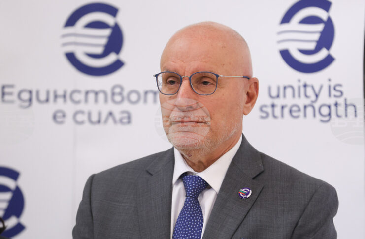 ИНТЕРВЮ
                                                                                                Държавата има опора, дори когато политиката е в криза, заяви управителят на БНБ Димитър Радев за БТА