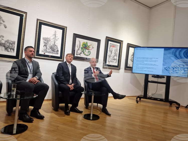 Пренапишете този текст като използвате собствените си думи и се