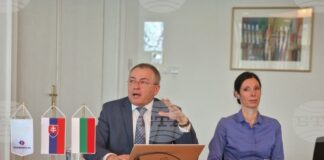 ИНТЕРВЮ
                                                                                                Приемането на еврото в Словакия отвори вратата за други реформи, каза в интервю за БТА Игор Барат, зам.-директор на словашката „Ексимбанка“