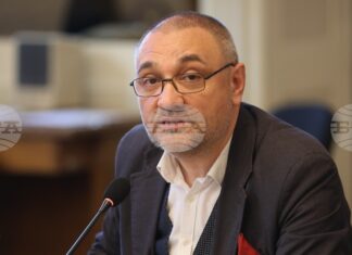 Качеството ми на живот зависи не от парите, които получавам, а от средата, в която работя, написа Андрей Чорбанов след напускането си на ПГ на ИТН