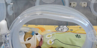 Кампанията „Малки стъпки на големи герои“ ще осигури маски за фототерапия на недоносени бебета