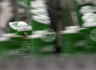 Китай ще наложи временни мита до 42,7 процента върху млечни продукти от ЕС