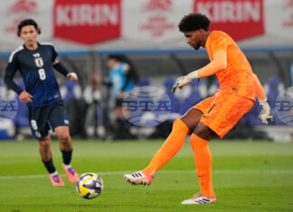 Коринтианс е отхвърлил оферта на Милан за вратаря си