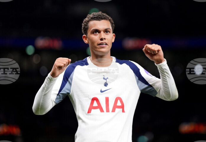 Кристъл Палас постигна споразумение с Тотнъм за нападателя Бренан Джонсън Кристъл Палас постигна споразумение с Тотнъм за нападателя Бренан Джонсън